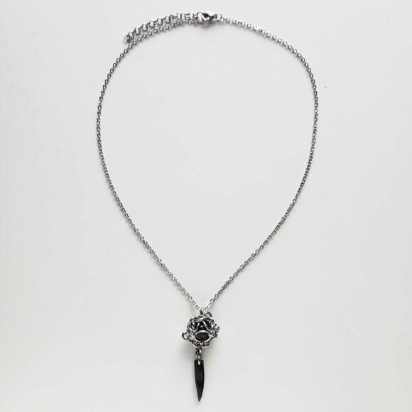 Gothic black jasper long chainmaille necklace with a small silver chain - Picture 4 of 8